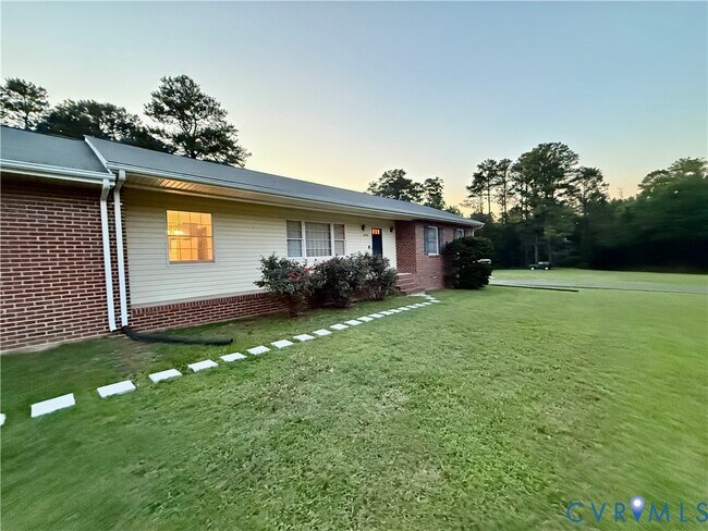 Building Photo - 18210 Branders Bridge Rd