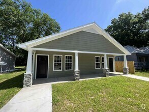 Building Photo - 412 Maple St
