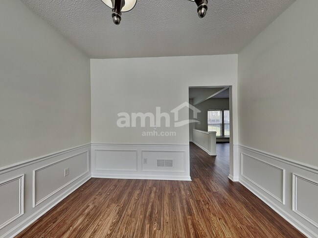 Building Photo - 105 Bay Hill Dr