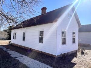 Building Photo - 536 Rennie St