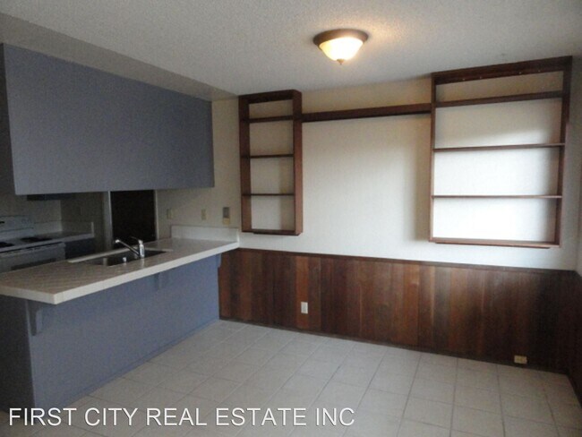 Building Photo - 3 br, 2 bath House - 3137 Lake Drive