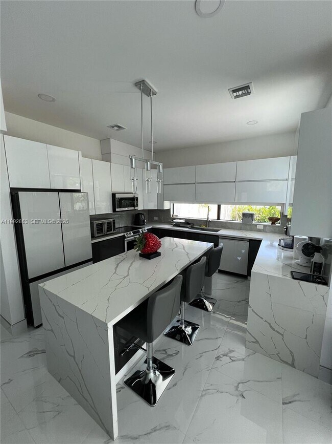 Foto del edificio - 2342 McKinley St