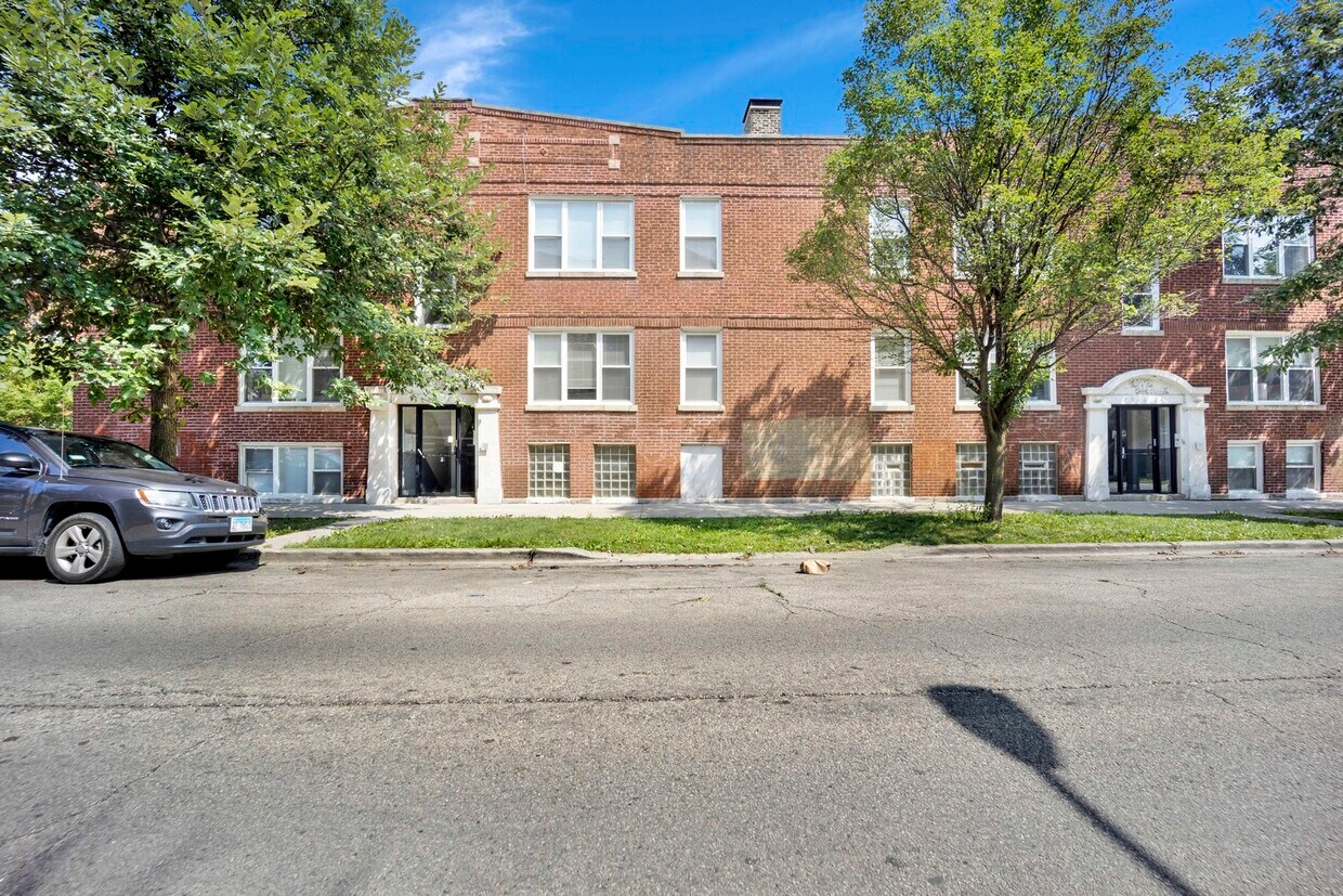 Foto principal - 3922 W Altgeld St