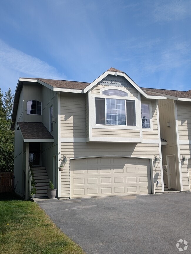 Building Photo - 1850 N Monte Vista Dr