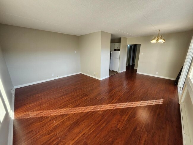 Building Photo - 411 Ellerdale St