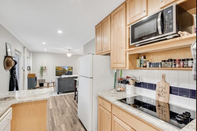 Foto del edificio - 1476 E Rock Springs Rd NE
