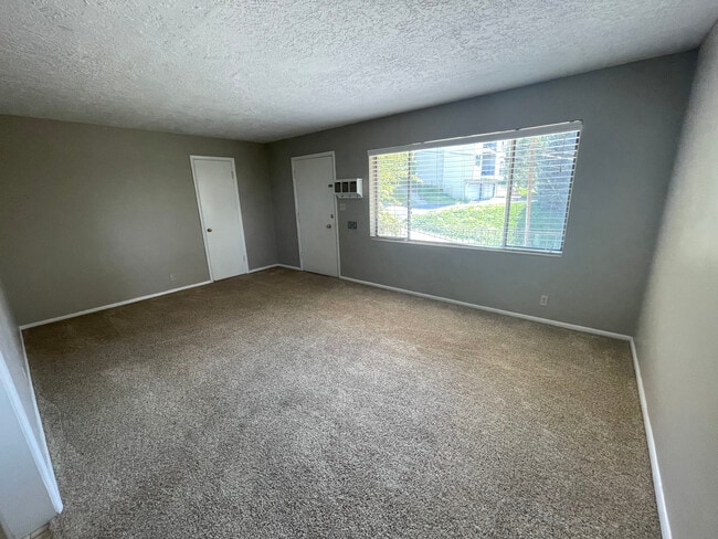 Living Room - 78 W Zane Ave