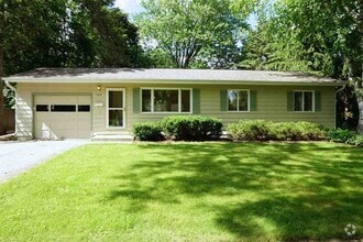 Building Photo - 5814 Meadowood Dr