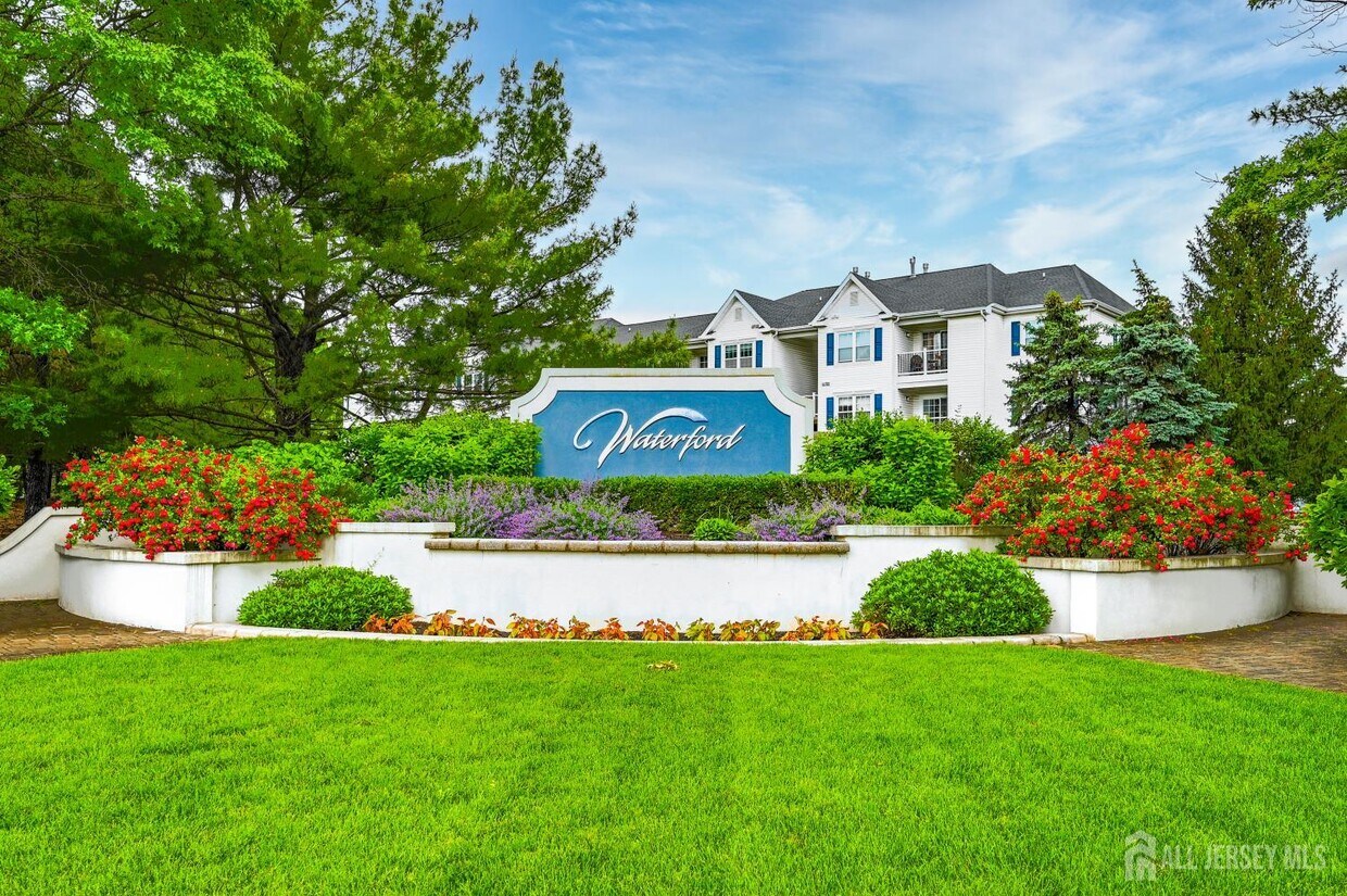 Foto principal - 1331 Waterford Dr