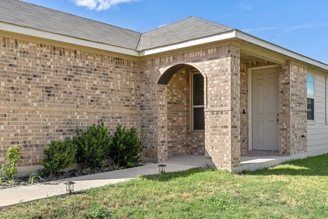 Building Photo - Woodlands Park Home Available NOW!