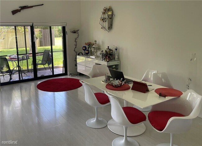 Foto del edificio - 3 br, 2.5 bath House - 777 Saint Albans Dr