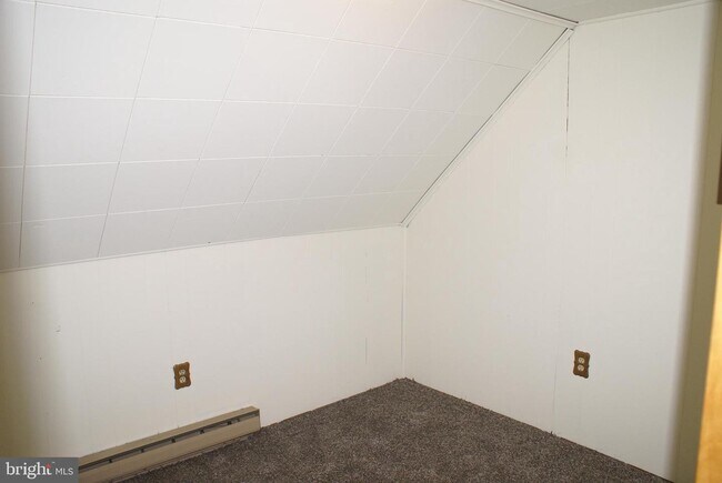 Building Photo - 1127 Stanley Ave
