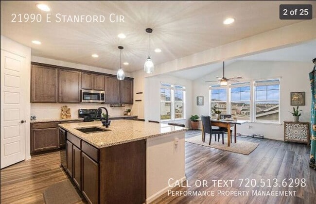 Foto del edificio - 21990 E Stanford Cir