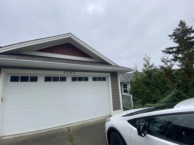 Building Photo - 5385 Jacobs Ln