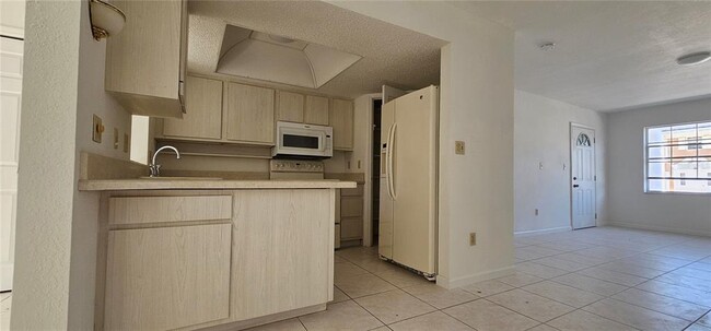 Building Photo - 4158 Tamiami Trl