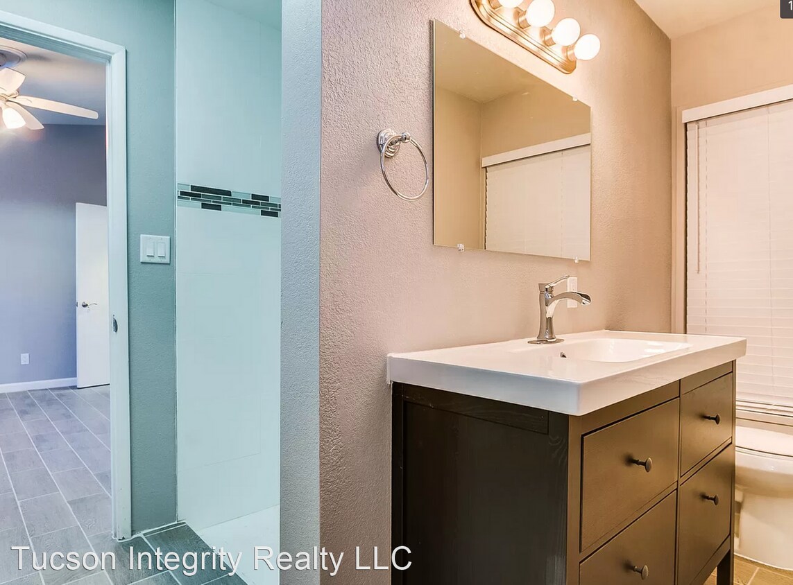 Foto del edificio - 1223-1235 E Elm St