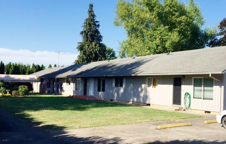 Primary Photo - 950-990 Orchard St N