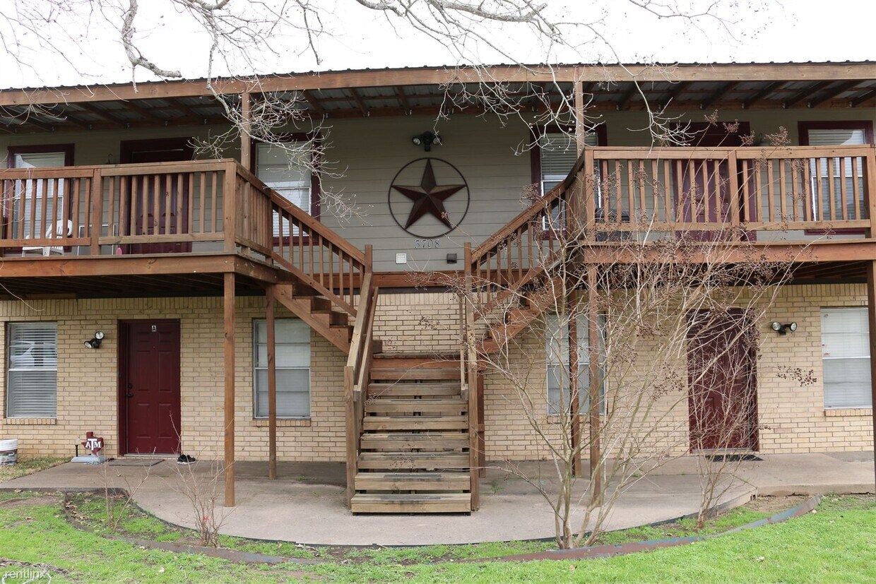 Primary Photo - 2 br, 1 bath 4plex - 3708 Forestwood Drive D