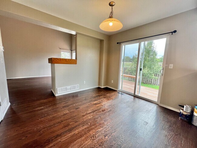 Foto del edificio - Spacious 4 Bed, 3.5 Bath Home with Finished Basement in South Fort Collins!