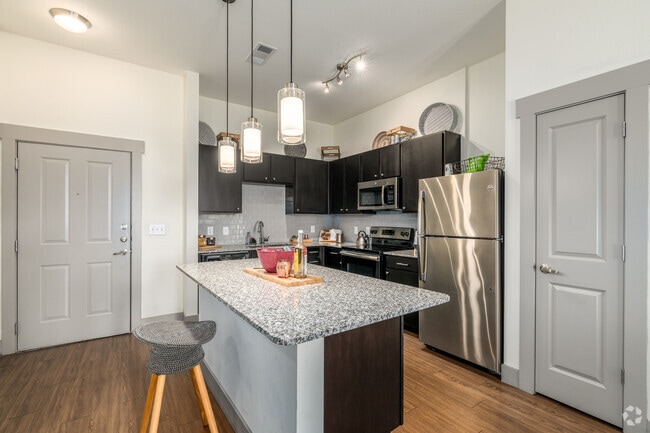 1BR, 1BA - 731SF - Kitchen - Ocotillo Apartments