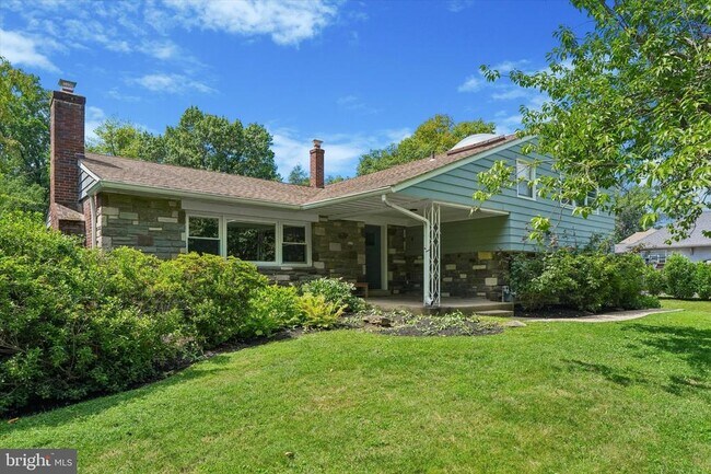 Foto del edificio - 1910 Stone Ridge Ln
