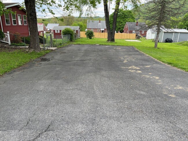 Foto del edificio - 4 BR/3.5 Bath Single Family Home in  Cumbe...