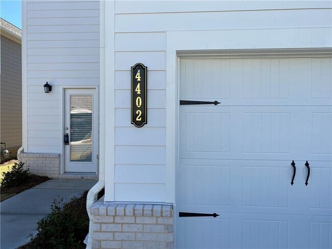 Foto del edificio - 4402 Grosbeak Dr