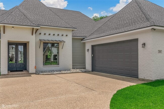 Building Photo - Half off the first Full Months rent! Custo...