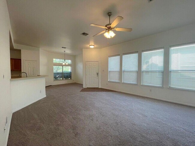 Foto del edificio - Nice home available in Brookside Subdivision!