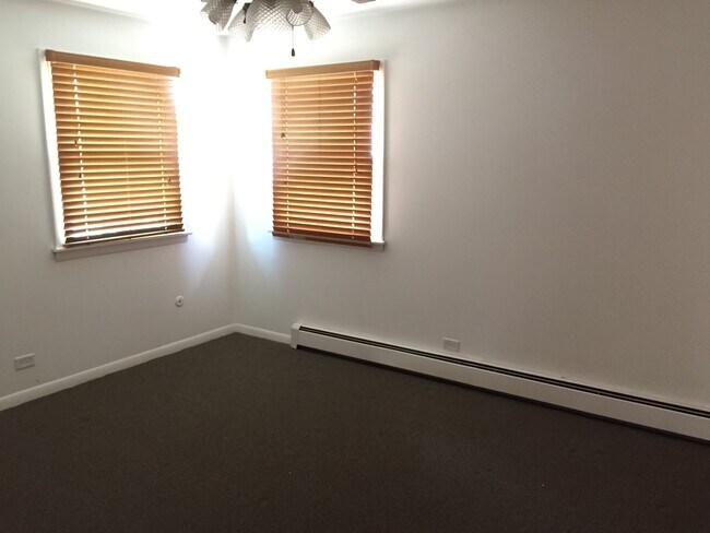 Building Photo - 637 Pasadena Ave