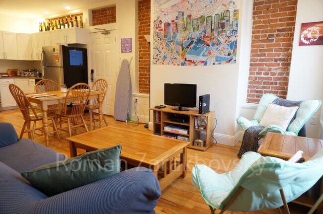 Foto del edificio - 10 Brainerd Rd