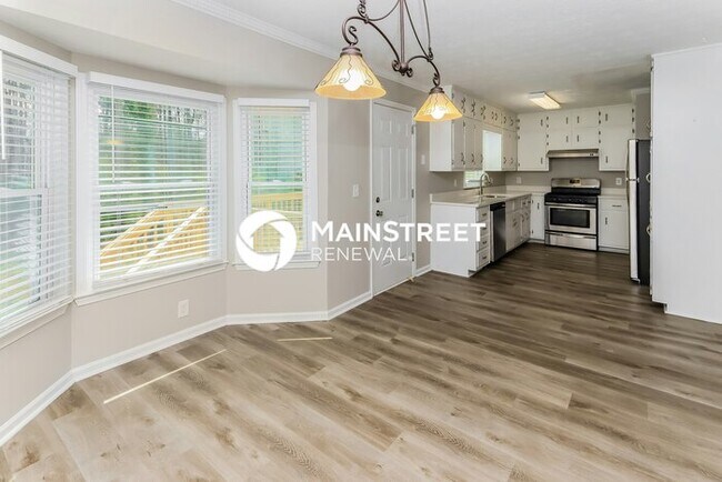 Foto del edificio - 3 Bedroom Pet-Friendly Home in CONYERS, GA...