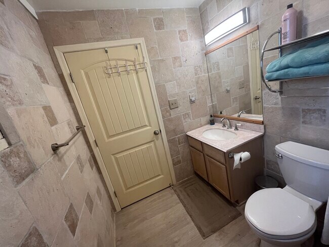 Foto del edificio - 4201 E Oxford Dr