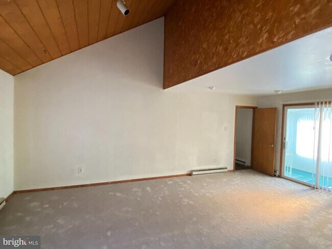 Building Photo - 423 S Mitchell Ave