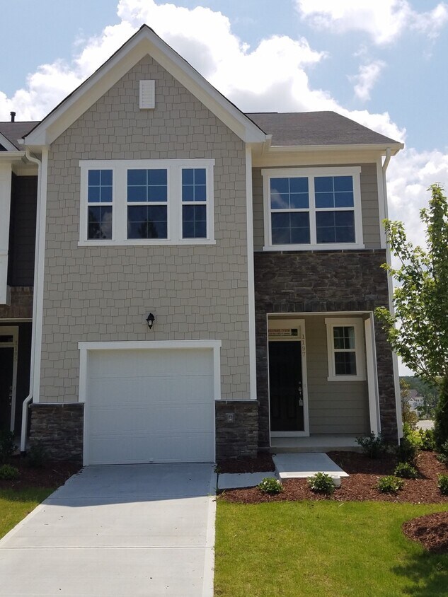 Primary Photo - 1197 Little Gem Ln