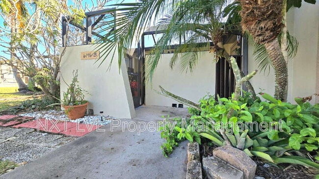 Foto del edificio - 6146 Principia Dr