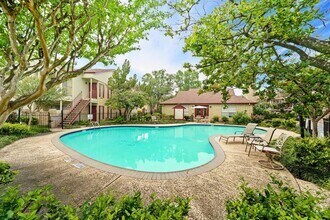Building Photo - 2120 El Paseo St