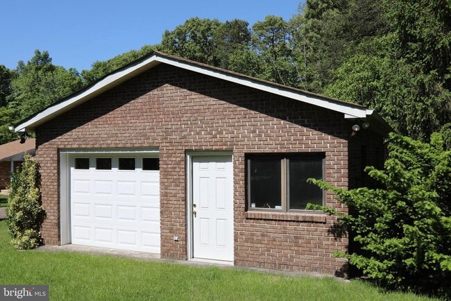 Foto del edificio - 1408 Pride Tree Cir