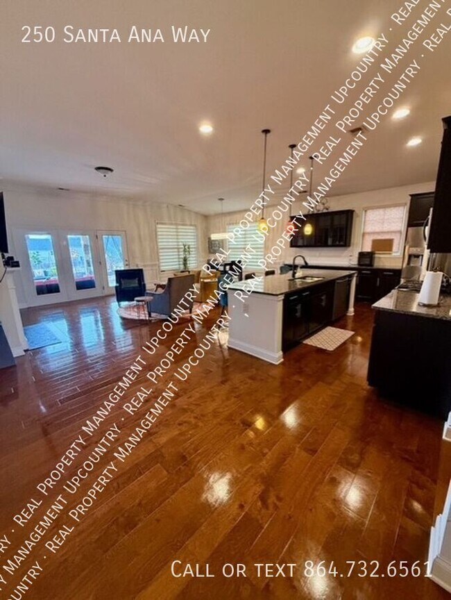 Foto del edificio - 250 Santa Ana Wy