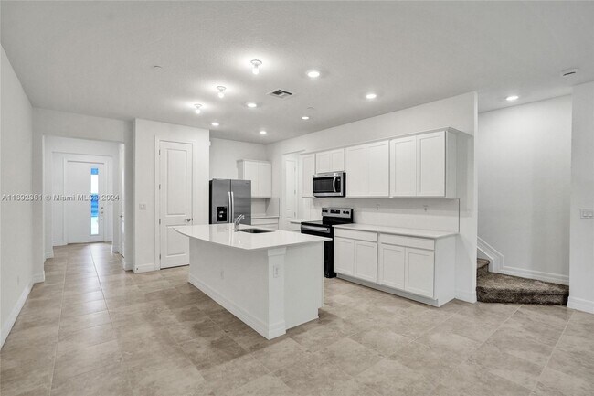 Building Photo - 767 NW 82nd Ter