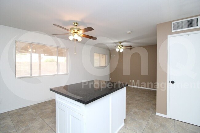Building Photo - 4031 W El Camino Dr