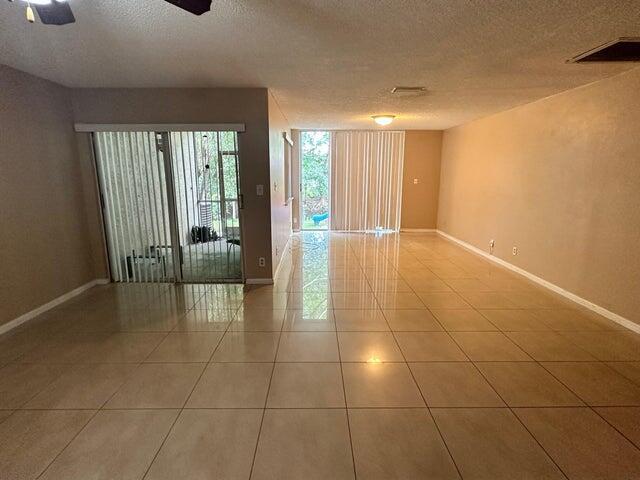 Foto del edificio - 4103 NW 114th Ave