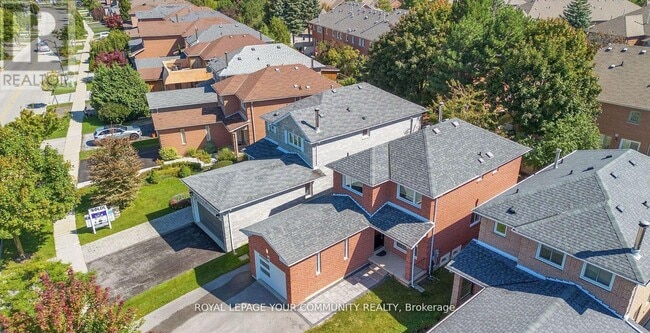 Building Photo - 19 Mountbatten Rd