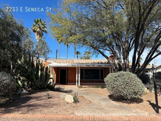 Building Photo - 2233 E Seneca St