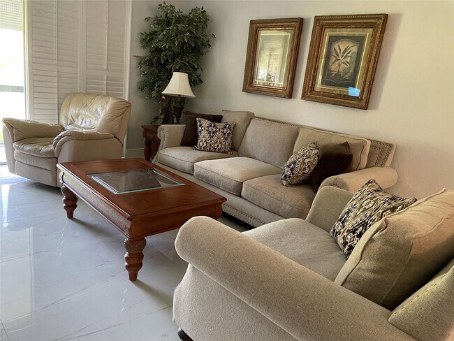 Foto del edificio - 9420 S Hollybrook Lake Dr