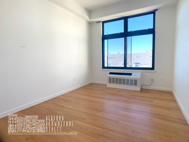 Foto del edificio - 616 Bushwick Ave