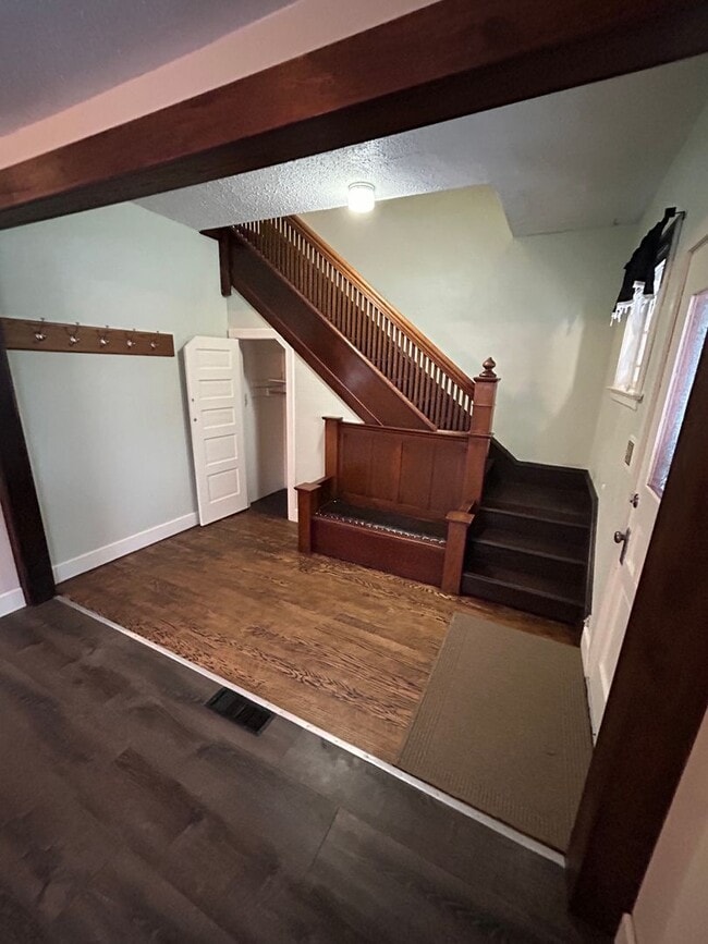 Building Photo - 4 Bedroom Home on Kalispell’s East Side – Spacious Yard & Double Garage