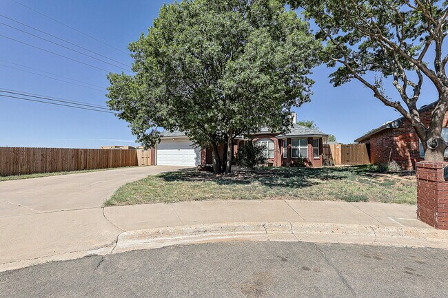 Building Photo - Welcome home to this beautifully updated 3-bedroom, 2-bath home nestled on a quiet cul-de-sac in ...