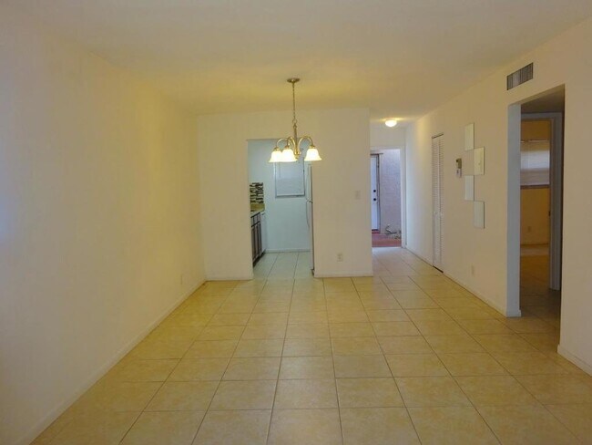 Foto del edificio - 450 Southwest 2nd Avenue Apt #107, Boca Ra...