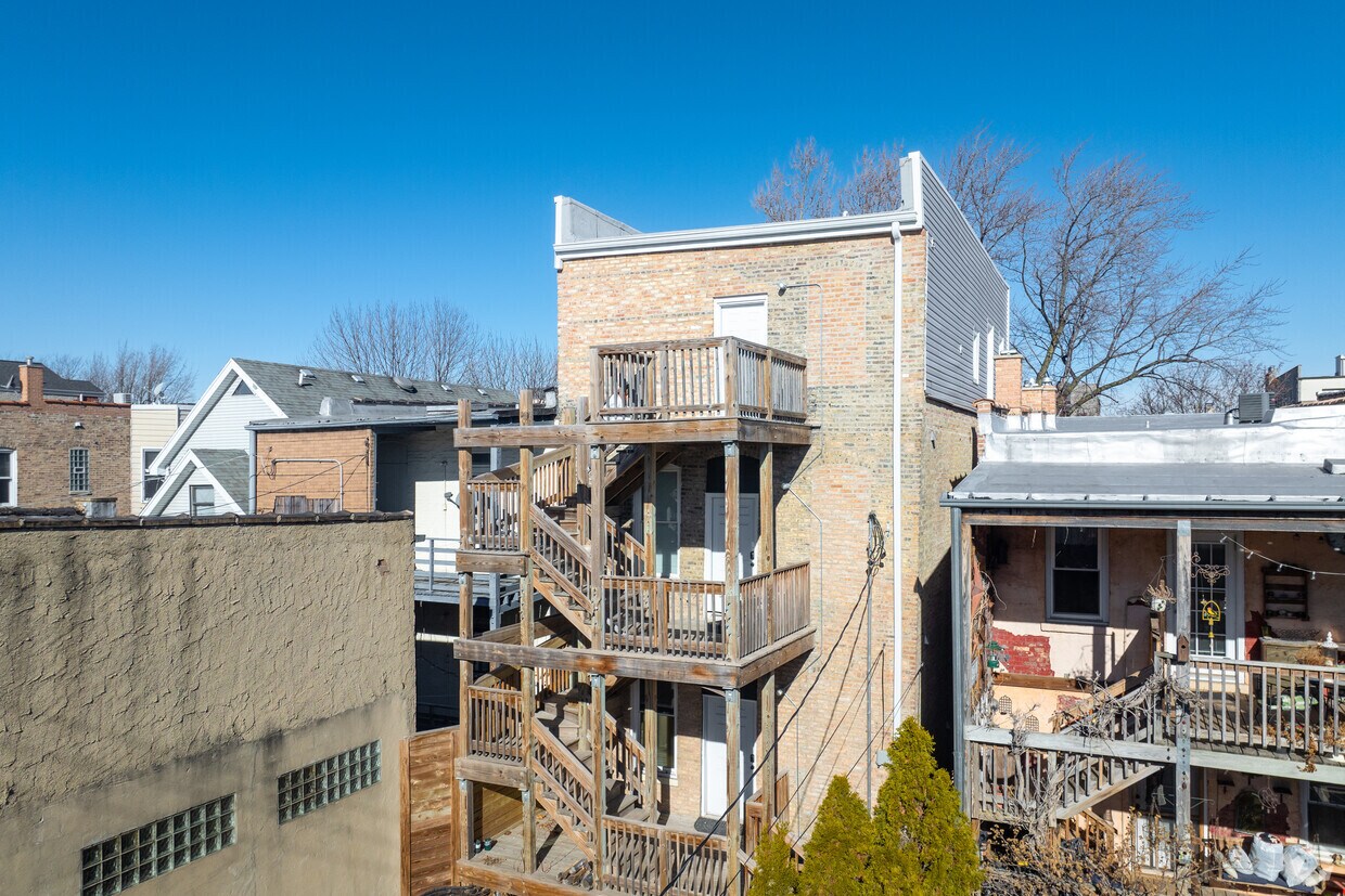 Building Photo - 2017 W Huron St